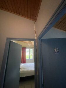 Comment identifier si les fissures sont d'origine du RGA / RETRAIT & GONFLEMENT des ARGILES sur 44000 NANTES.